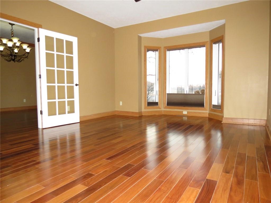 3511 Highview Way Columbus, IN 47203 - Photo 4 of 51