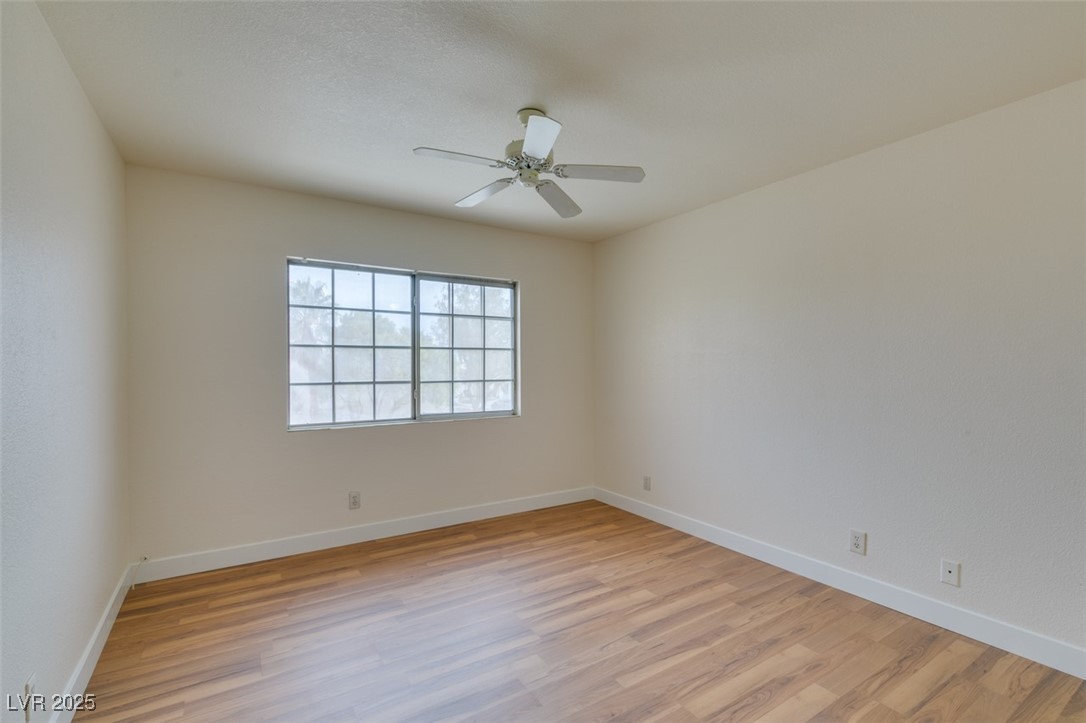 8017 Simone Avenue Las Vegas, NV 89147 - Photo 15 of 21