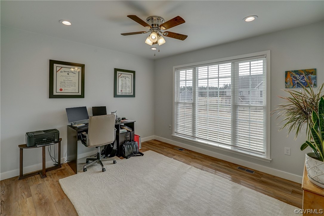 3334 Three Chopt Road Gum Spring, VA 23065 - Photo 33 of 44 a workspace with furniture and a window