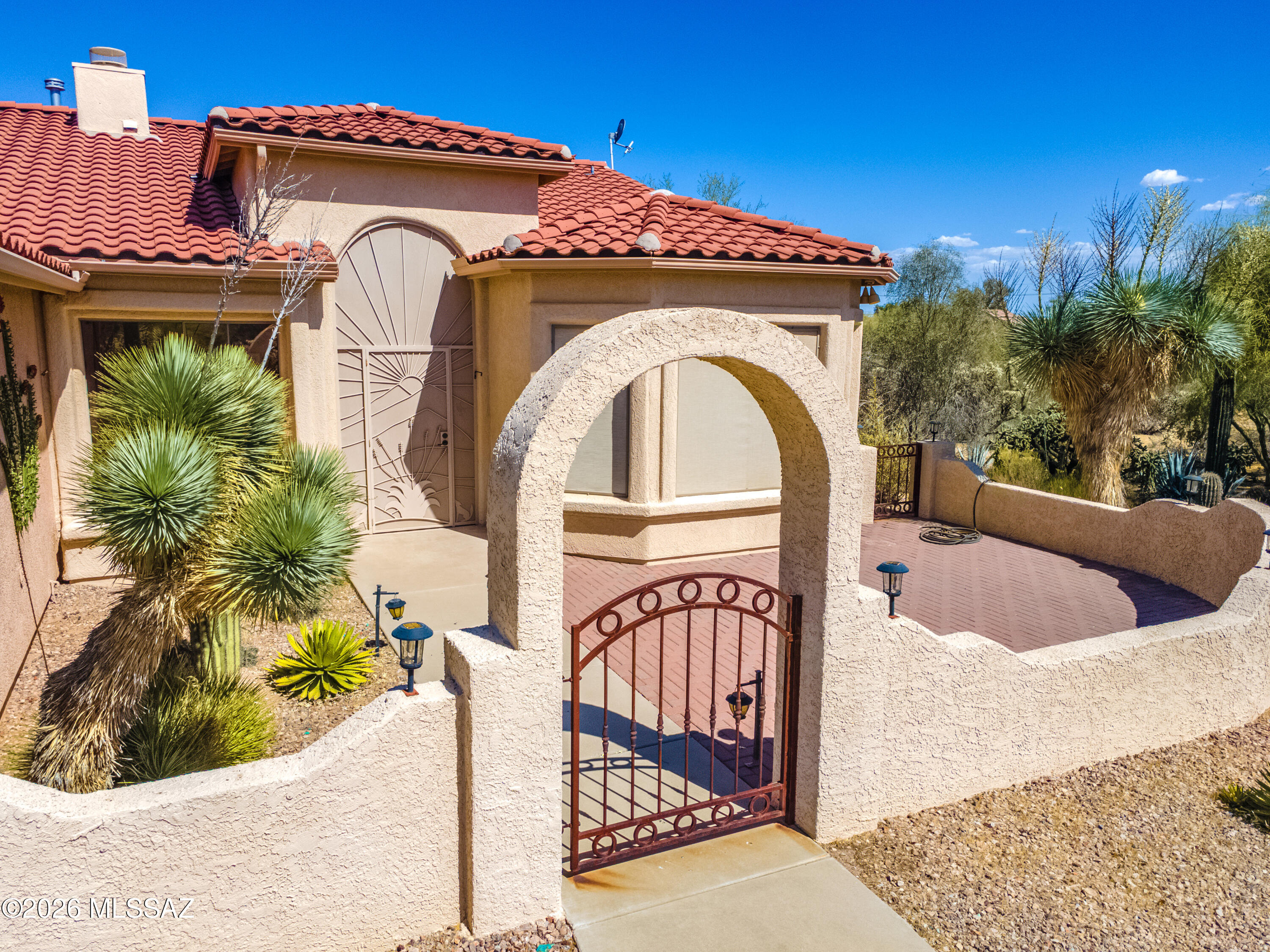 3002 West Oasis Road Tucson, AZ 85742 - Photo 5 of 49 Entry Courtyard 3002