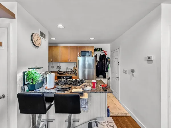$2,200 | 83 Pleasant Street, Unit 7, Marblehead, MA 01945