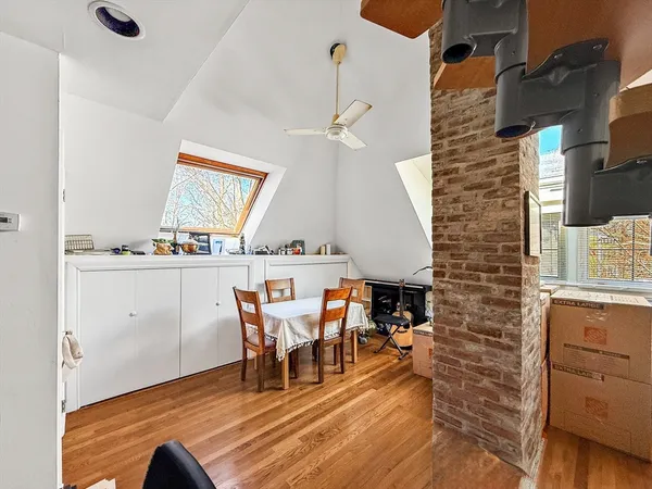 $2,200 | 83 Pleasant Street, Unit 7, Marblehead, MA 01945