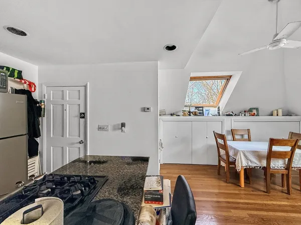 $2,200 | 83 Pleasant Street, Unit 7, Marblehead, MA 01945