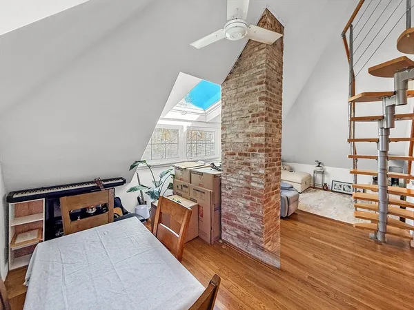 $2,200 | 83 Pleasant Street, Unit 7, Marblehead, MA 01945