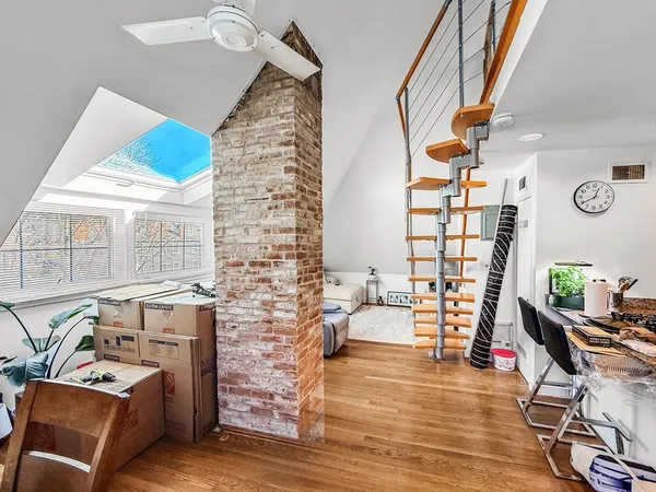 $2,200 | 83 Pleasant Street, Unit 7, Marblehead, MA 01945
