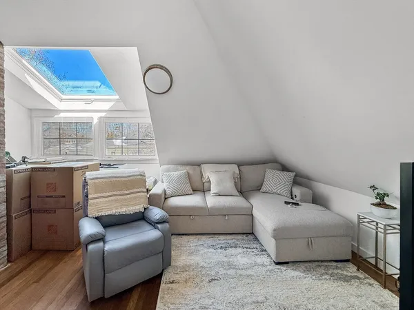 $2,200 | 83 Pleasant Street, Unit 7, Marblehead, MA 01945