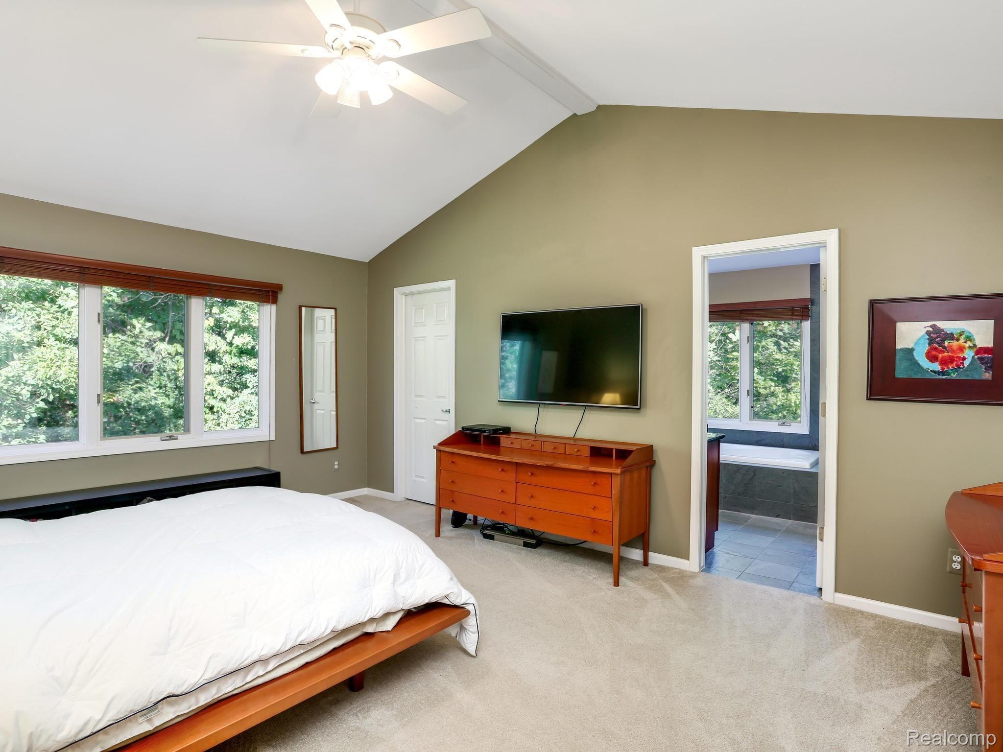 3512 Primrose Drive Rochester, MI 48307 - Photo 29 of 37 3512 Primrose Dr Rochester-021-021-3512 Primrose Drive Rochester-MLS_Size.jpg