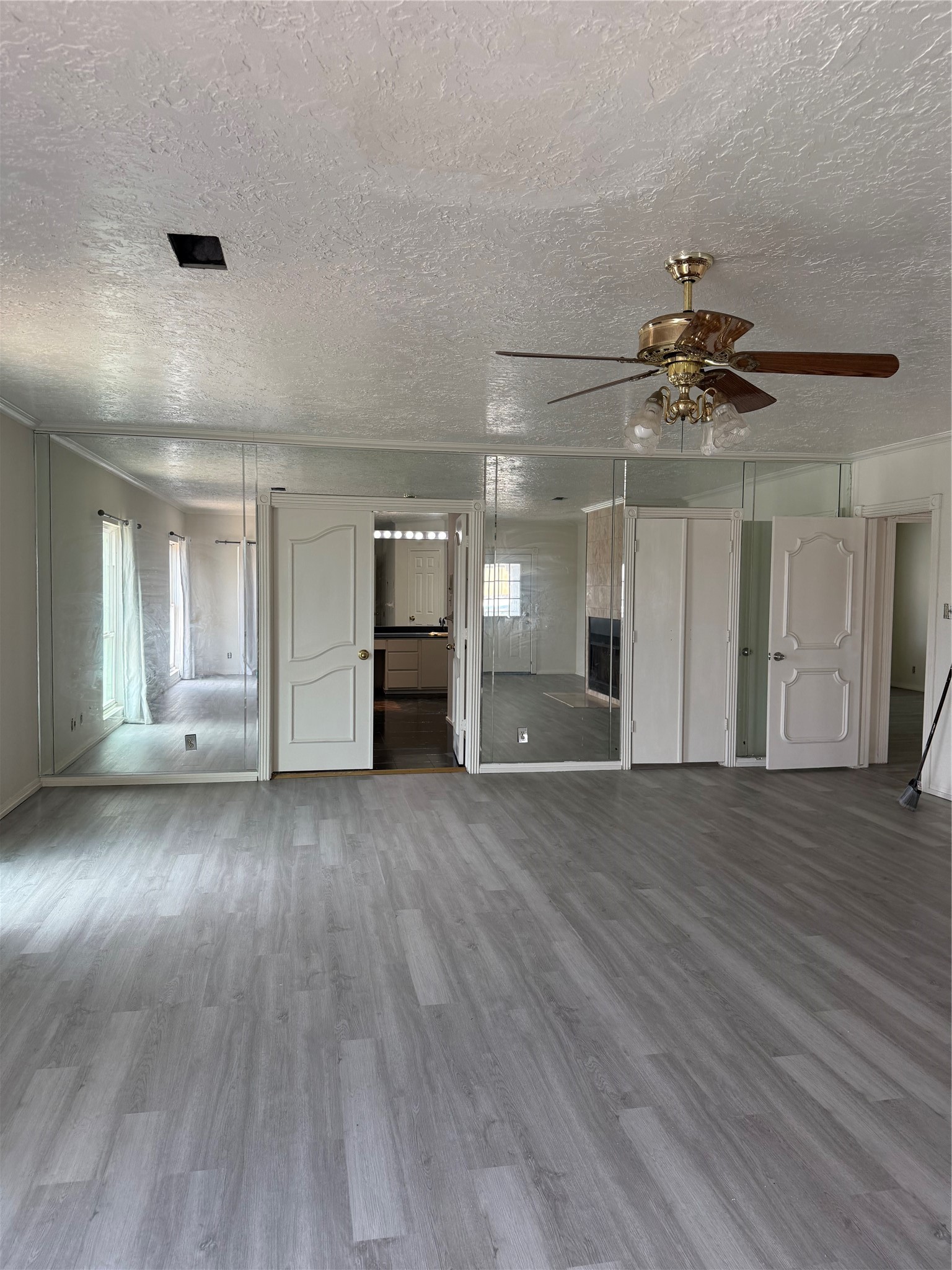 8528 Beechnut Street Houston, TX 77036 - Photo 10 of 11 UPSTAIR MASTER GOING INTO BEDROOM BATHROOM