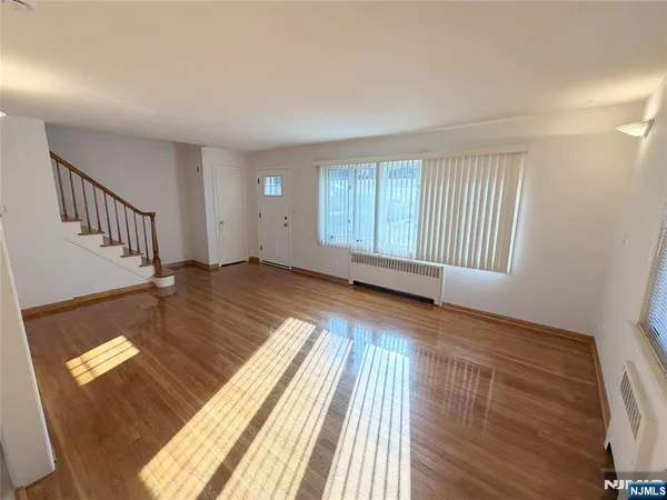 $3,500 | 525 Chestnut Street, Ridgefield, NJ 07657