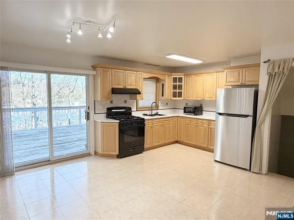 $3,500 | 525 Chestnut Street, Ridgefield, NJ 07657