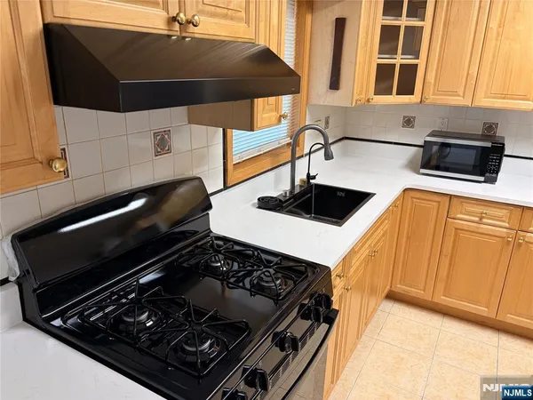 $3,500 | 525 Chestnut Street, Ridgefield, NJ 07657