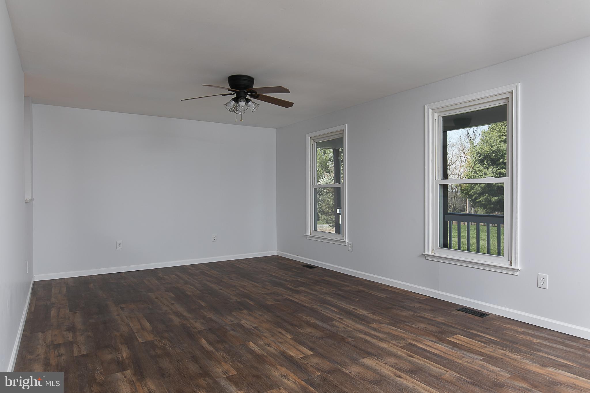 7603 Woodville Road Mount Airy, MD 21771 - Photo 6 of 30 Living Room