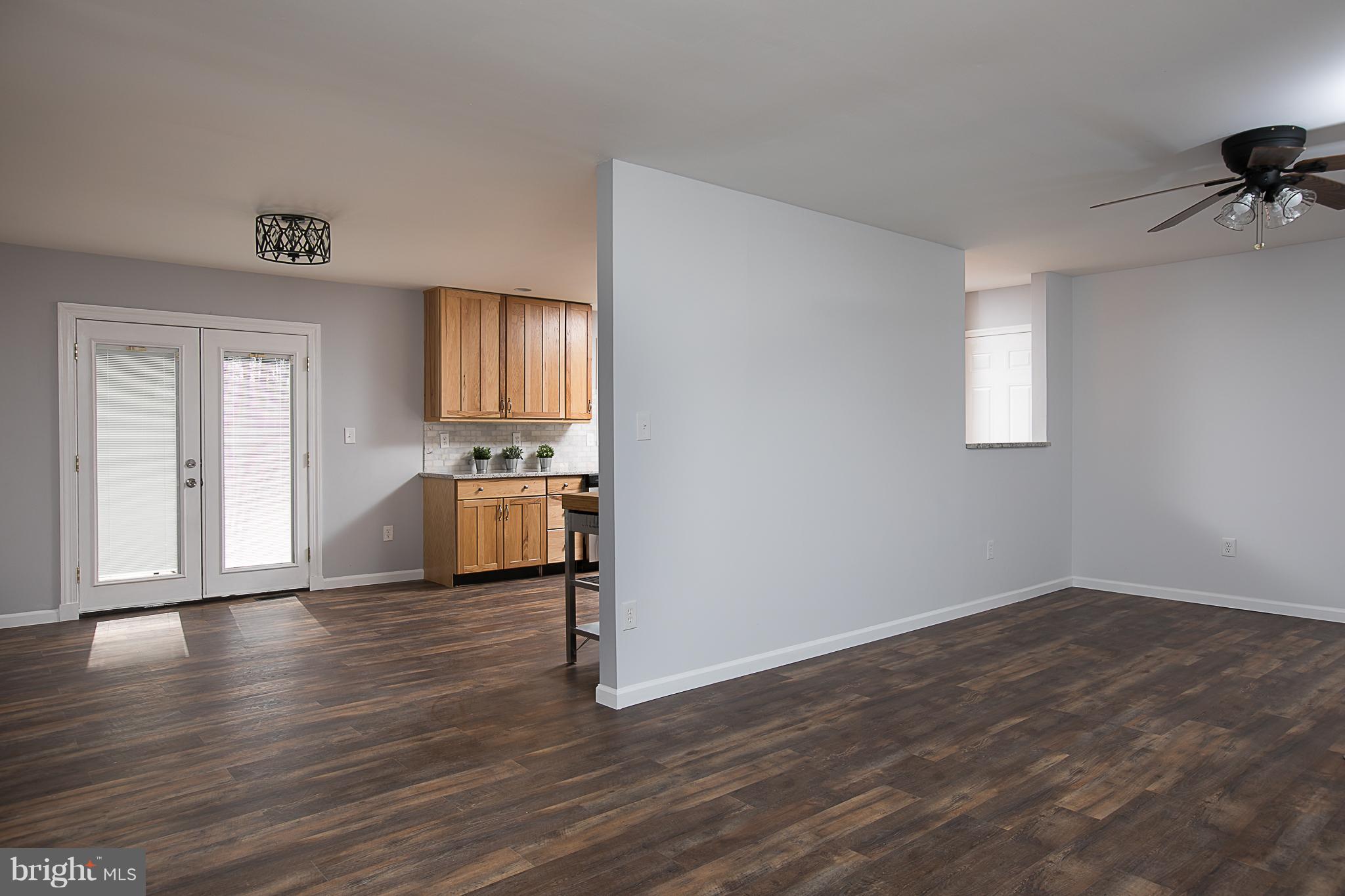 7603 Woodville Road Mount Airy, MD 21771 - Photo 7 of 30 Living Room