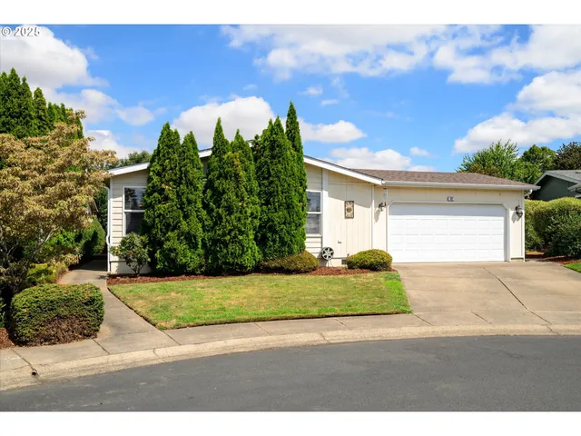 $189,000 | 4055 Royal Avenue, Unit 87, Eugene, OR 97402