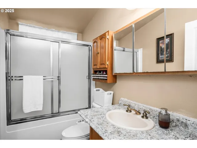 $189,000 | 4055 Royal Avenue, Unit 87, Eugene, OR 97402