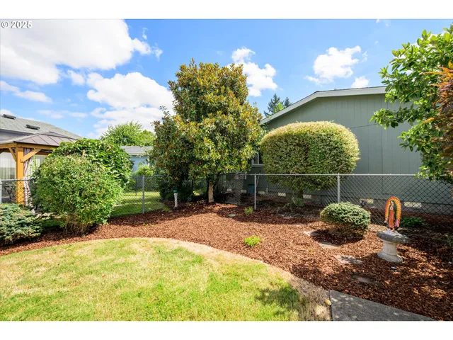 $189,000 | 4055 Royal Avenue, Unit 87, Eugene, OR 97402