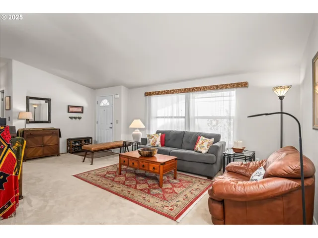 $189,000 | 4055 Royal Avenue, Unit 87, Eugene, OR 97402