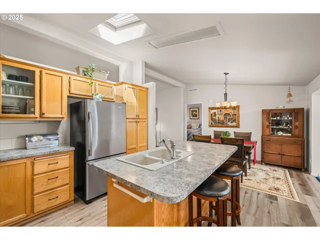 $189,000 | 4055 Royal Avenue, Unit 87, Eugene, OR 97402