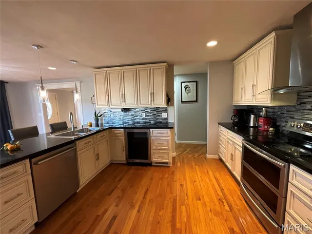 $329,900 | 4707 Private Road 5127, Willow Springs, MO 65793