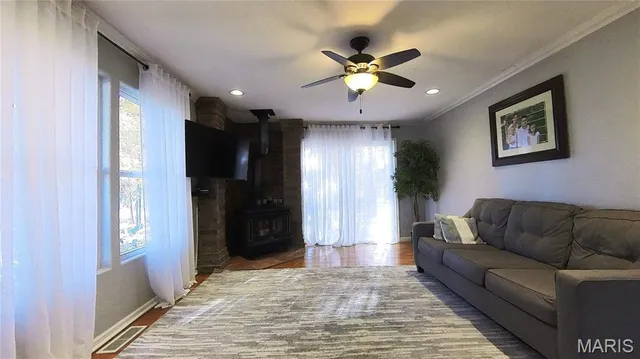 $329,900 | 4707 Private Road 5127, Willow Springs, MO 65793