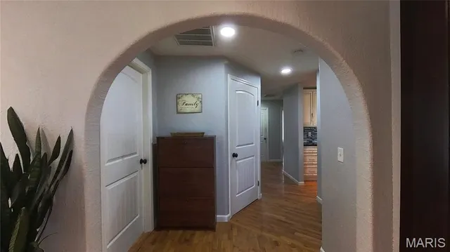 $329,900 | 4707 Private Road 5127, Willow Springs, MO 65793