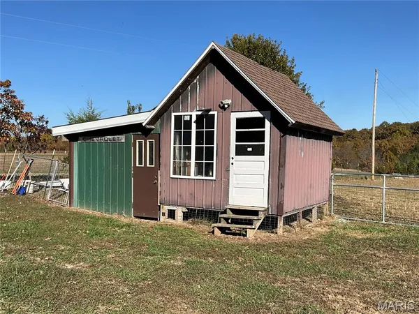 $299,900 | 4707 Private Road 5127, Willow Springs, MO 65793