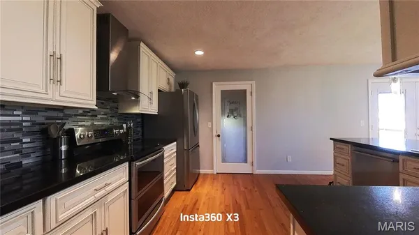 $299,900 | 4707 Private Road 5127, Willow Springs, MO 65793