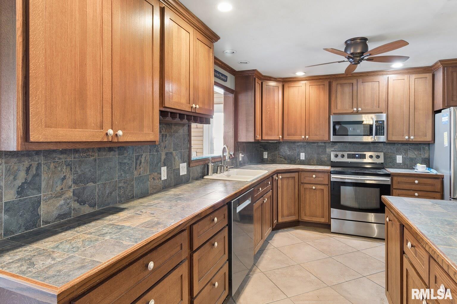 35 Shady Lane Avon, IL 61415 - Photo 32 of 75