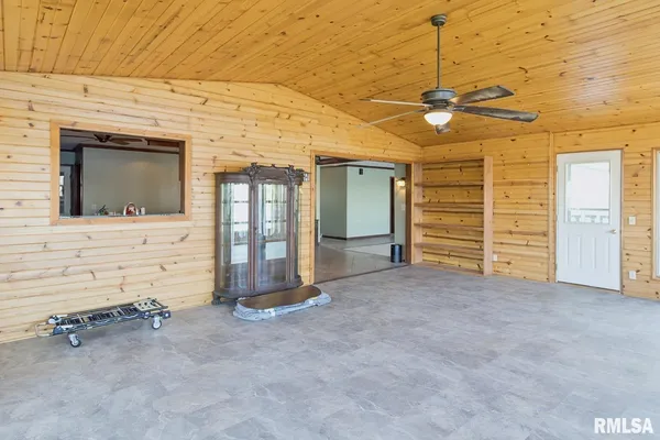 $414,900 | 35 Shady Lane, Avon, IL 61415