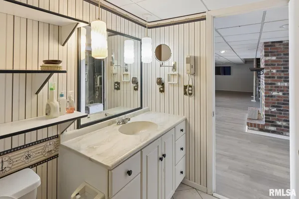 $414,900 | 35 Shady Lane, Avon, IL 61415