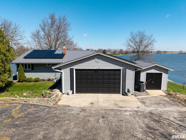 $414,900 | 35 Shady Lane, Avon, IL 61415