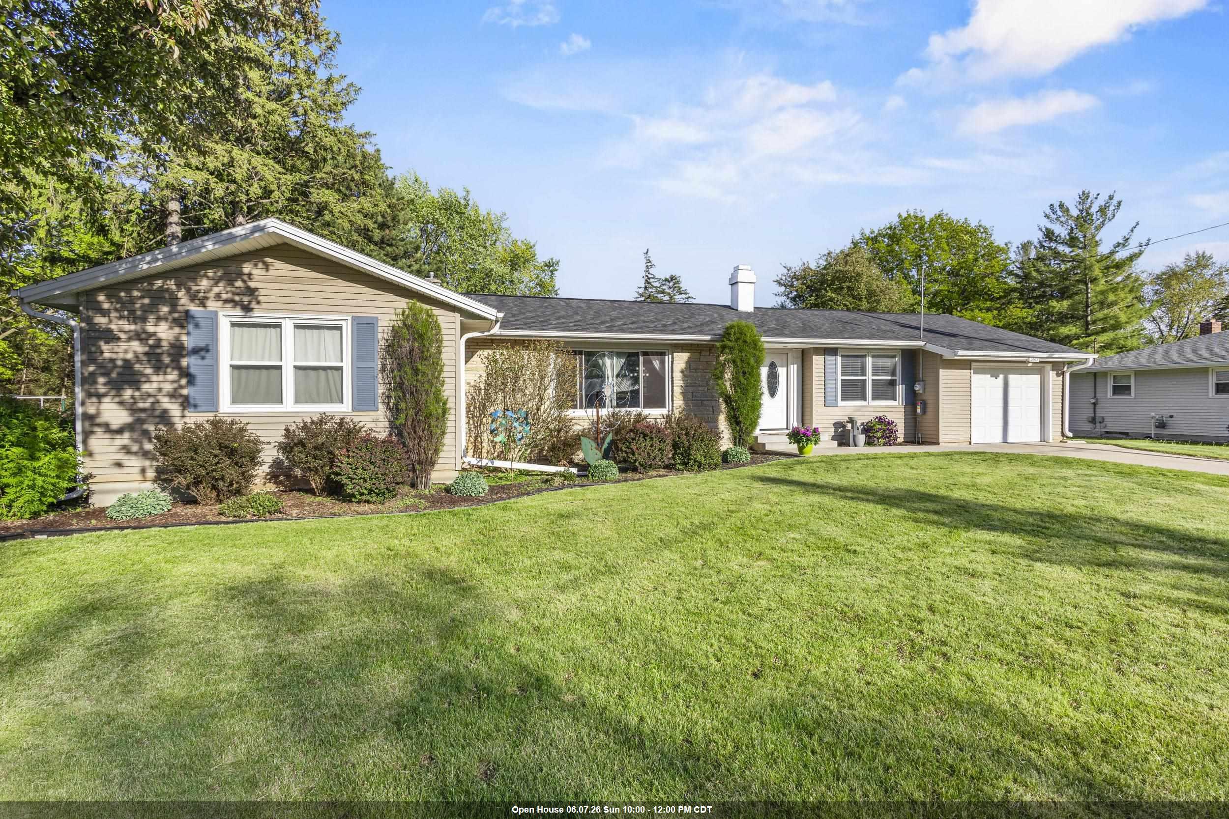 2663 Timber Lane Green Bay, WI 54313 - Photo 1 of 65
