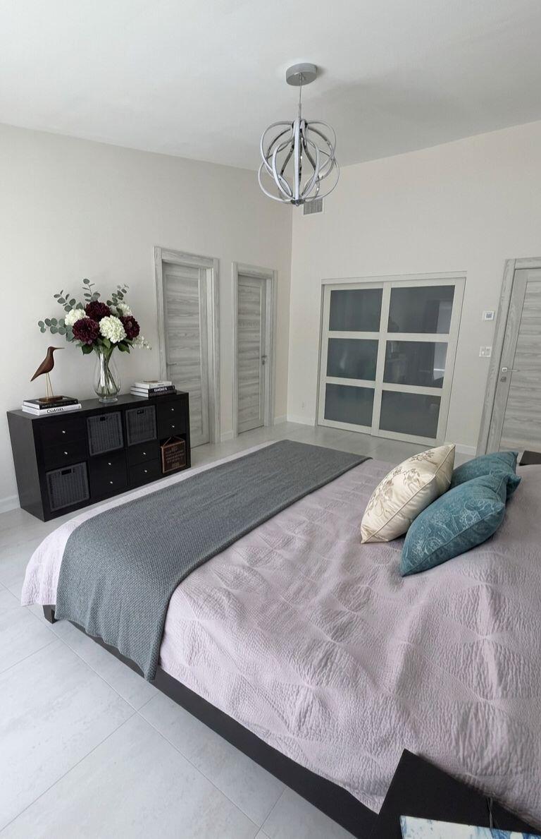 330 Sandalwood Lane Boca Raton, FL 33487 - Photo 13 of 22 ae07961a-fc31-48ad-8927-831add423c3e