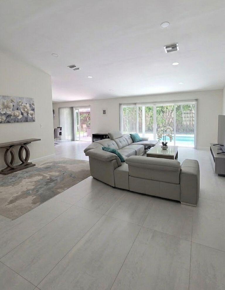 330 Sandalwood Lane Boca Raton, FL 33487 - Photo 6 of 22 236433c0-4242-4c73-9717-708e52d09196