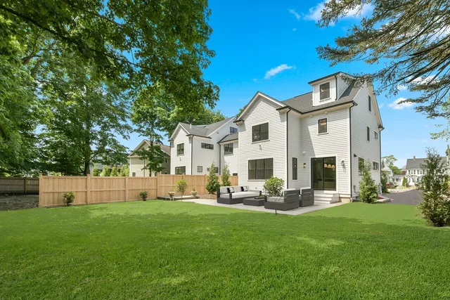 $1,924,000 | 132 Hillside Avenue, Unit 132, Needham, MA 02494