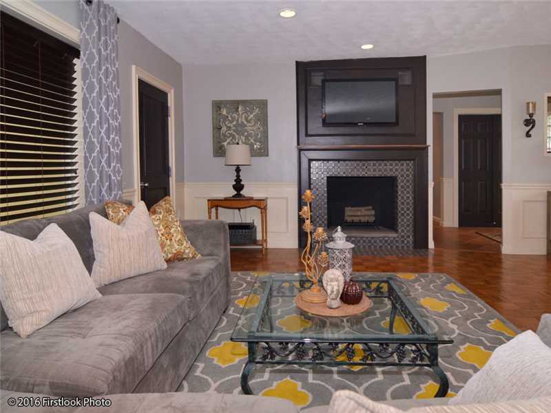 433 Danielson Pike Scituate, RI 02857 - Photo 3 of 25 Living Room.