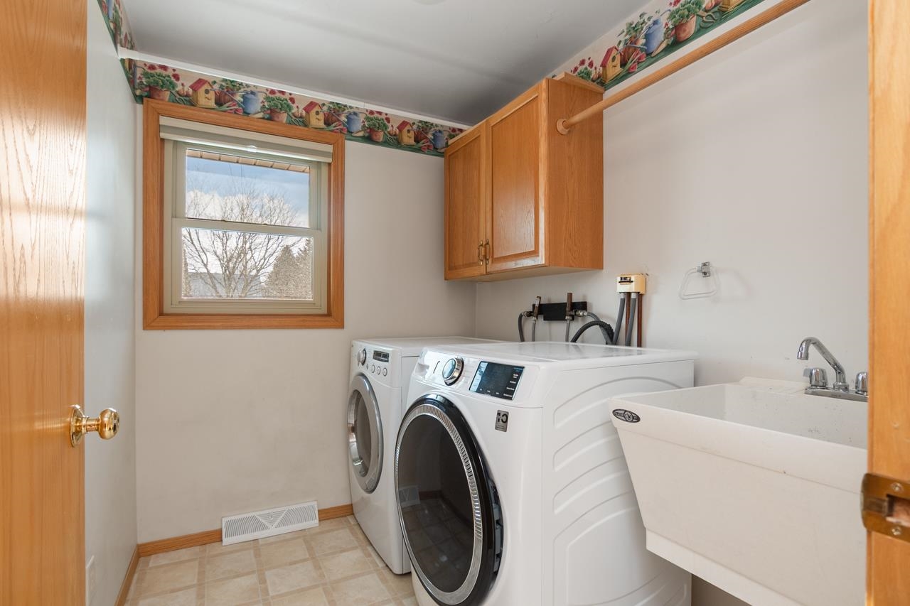 2977 Belle Plane Road Green Bay, WI 54313 - Photo 16 of 45