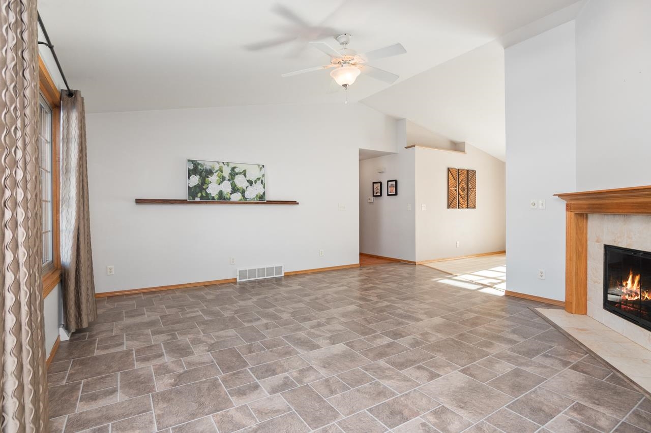 2977 Belle Plane Road Green Bay, WI 54313 - Photo 4 of 45