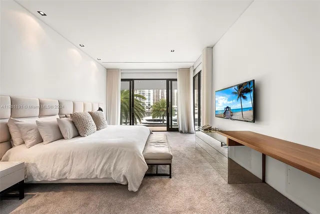 a view of a house with a yard balcony