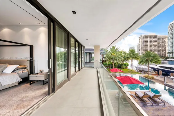 $44,995,000 | 385 Centre Island, Golden Beach, FL 33160