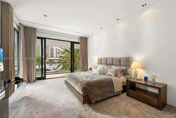 $44,995,000 | 385 Centre Island, Golden Beach, FL 33160