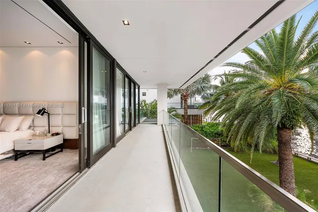 $44,995,000 | 385 Centre Island, Golden Beach, FL 33160