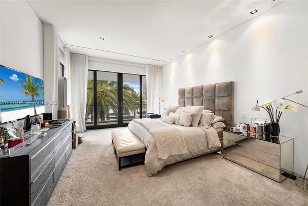 $44,995,000 | 385 Centre Island, Golden Beach, FL 33160