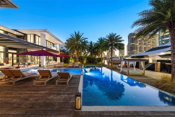 $44,995,000 | 385 Centre Island, Golden Beach, FL 33160