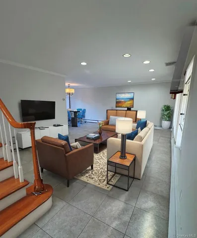 $6,100 | 12 Chadwick Road, Great Neck, NY 11023