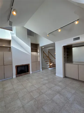 $6,100 | 12 Chadwick Road, Great Neck, NY 11023