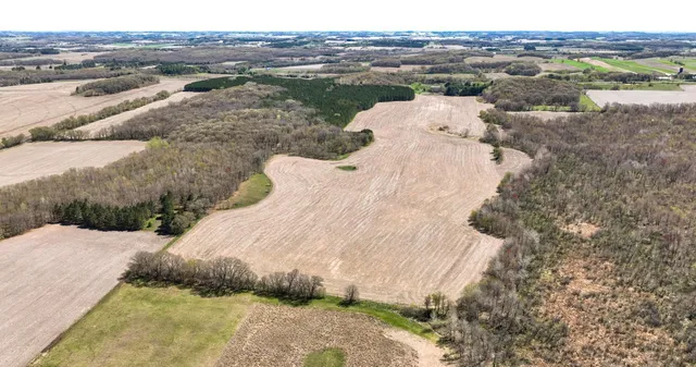 $725,000 | 93 Strum Wi 54738, Eleva, WI 54738