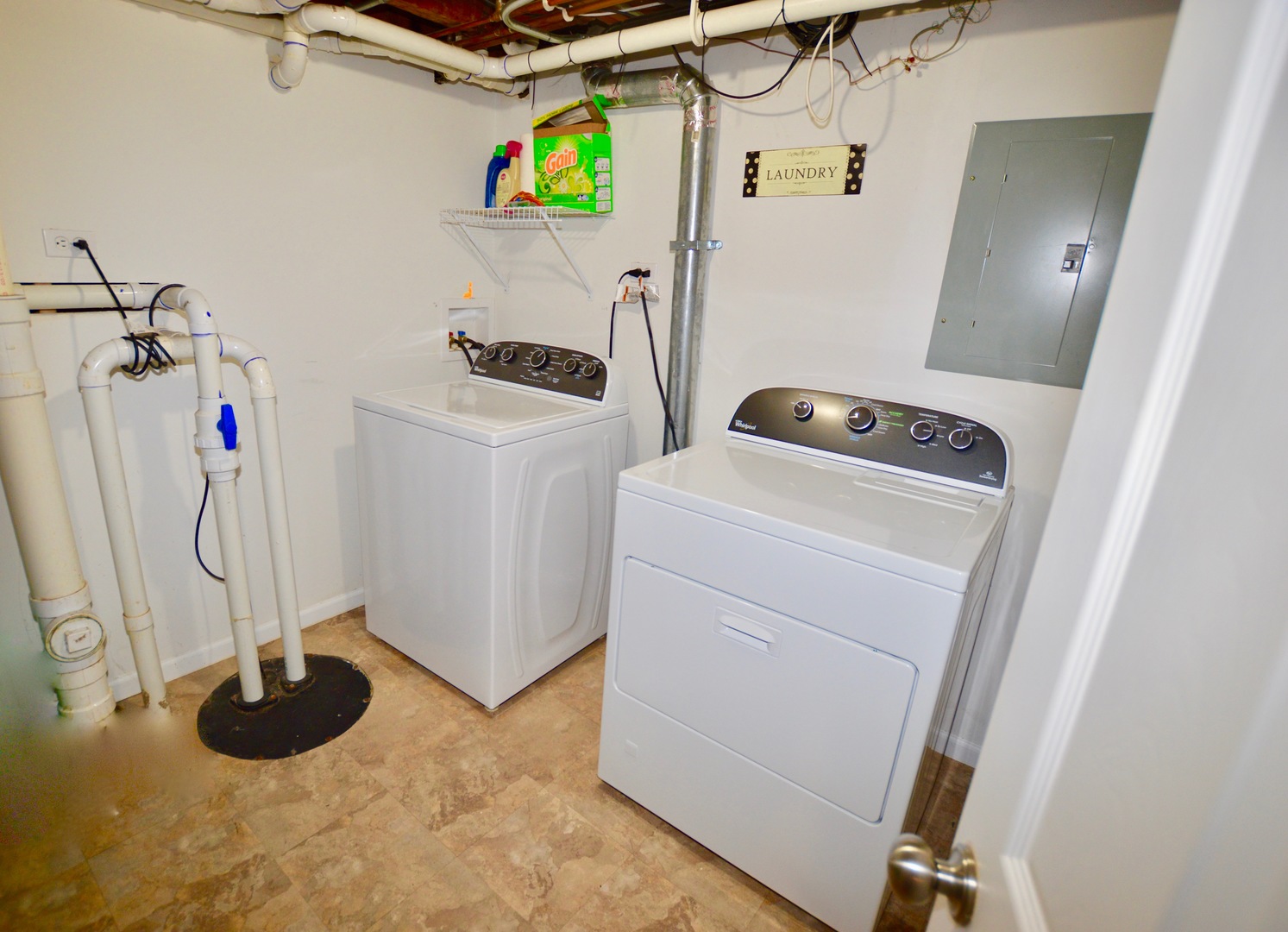 385 Willow Road Wauconda, IL 60084 - Photo 18 of 22 a bathroom with a sink and a mirror