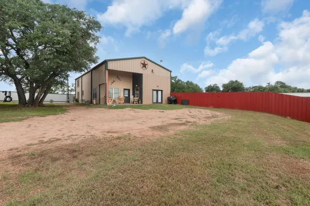 $299,000 | 609 West Leon Street, Llano, TX 78643