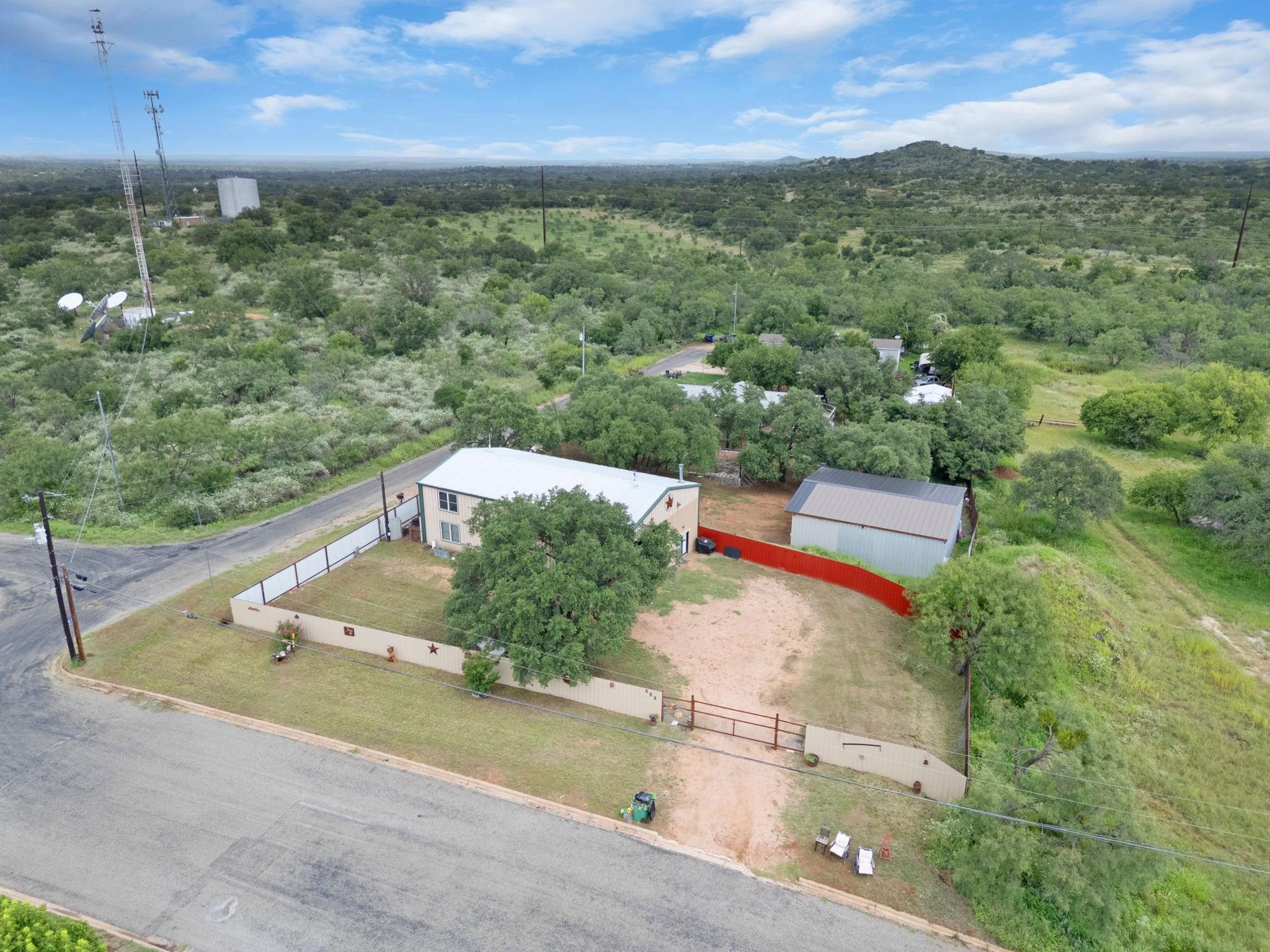 609 West Leon Street Llano, TX 78643 - Photo 10 of 28